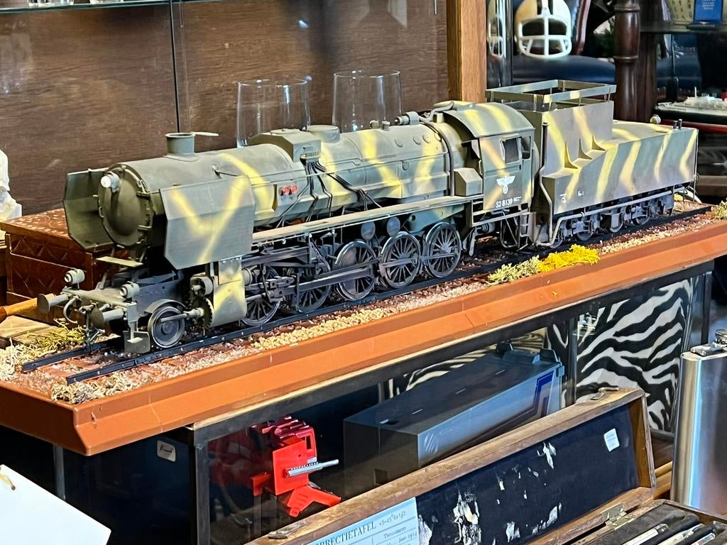 Grote locomotief WO2 1/35 67 cm!!, 1:32 tot 1:50, Zo goed als nieuw, Nvt, Nvt