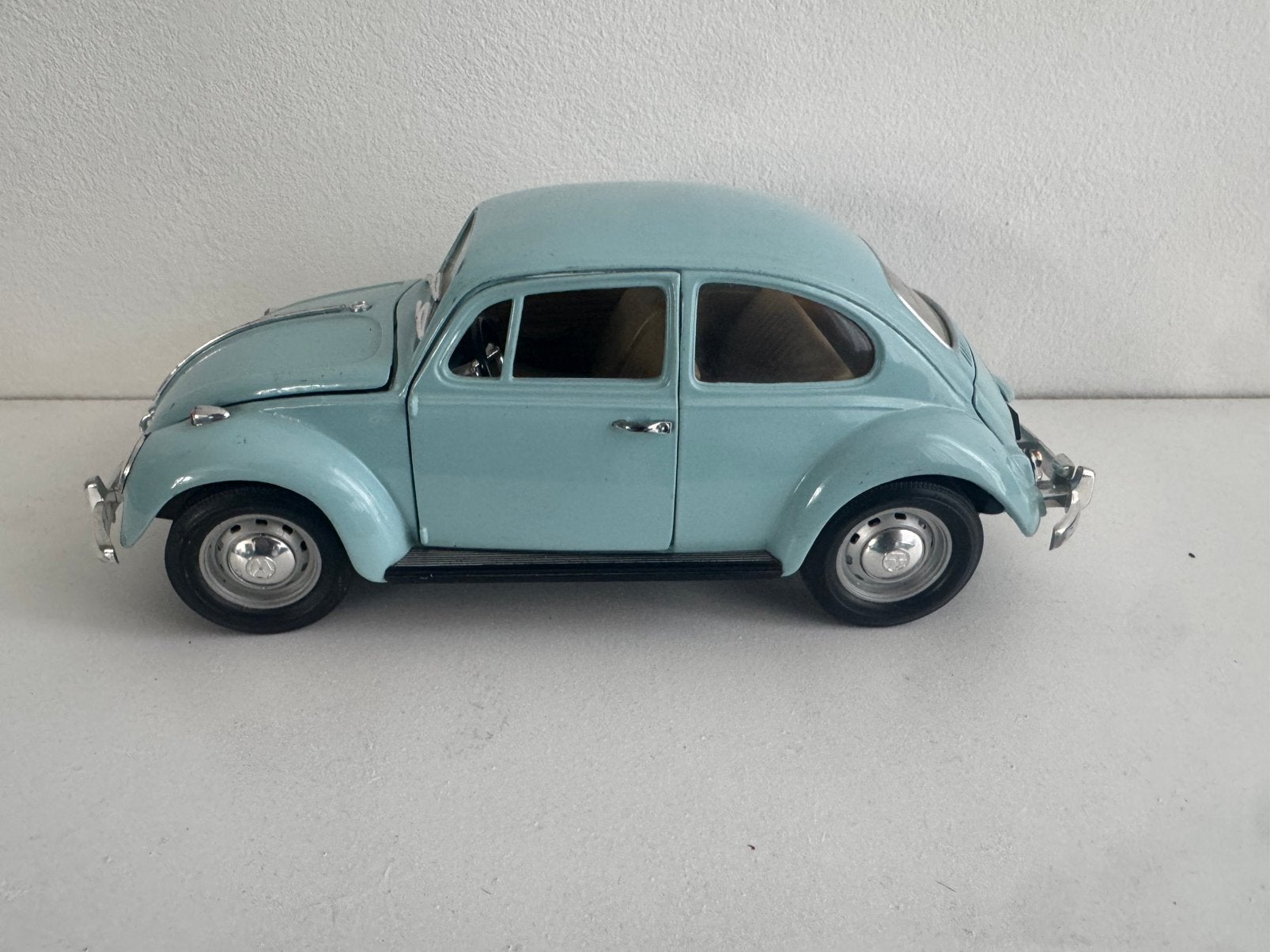 1:18 Volkswagen Kever 1300 1967 Road Trough Blauw, Ophalen of Verzenden, Gebruikt, Auto, Overige merken