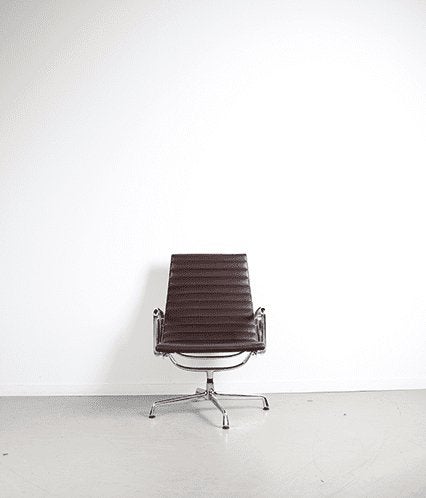 Vitra Eames EA 116 Fauteuil Bruin Leer - Aluminium, Niet ingevuld, Zo goed als nieuw, Niet ingevuld, Niet ingevuld
