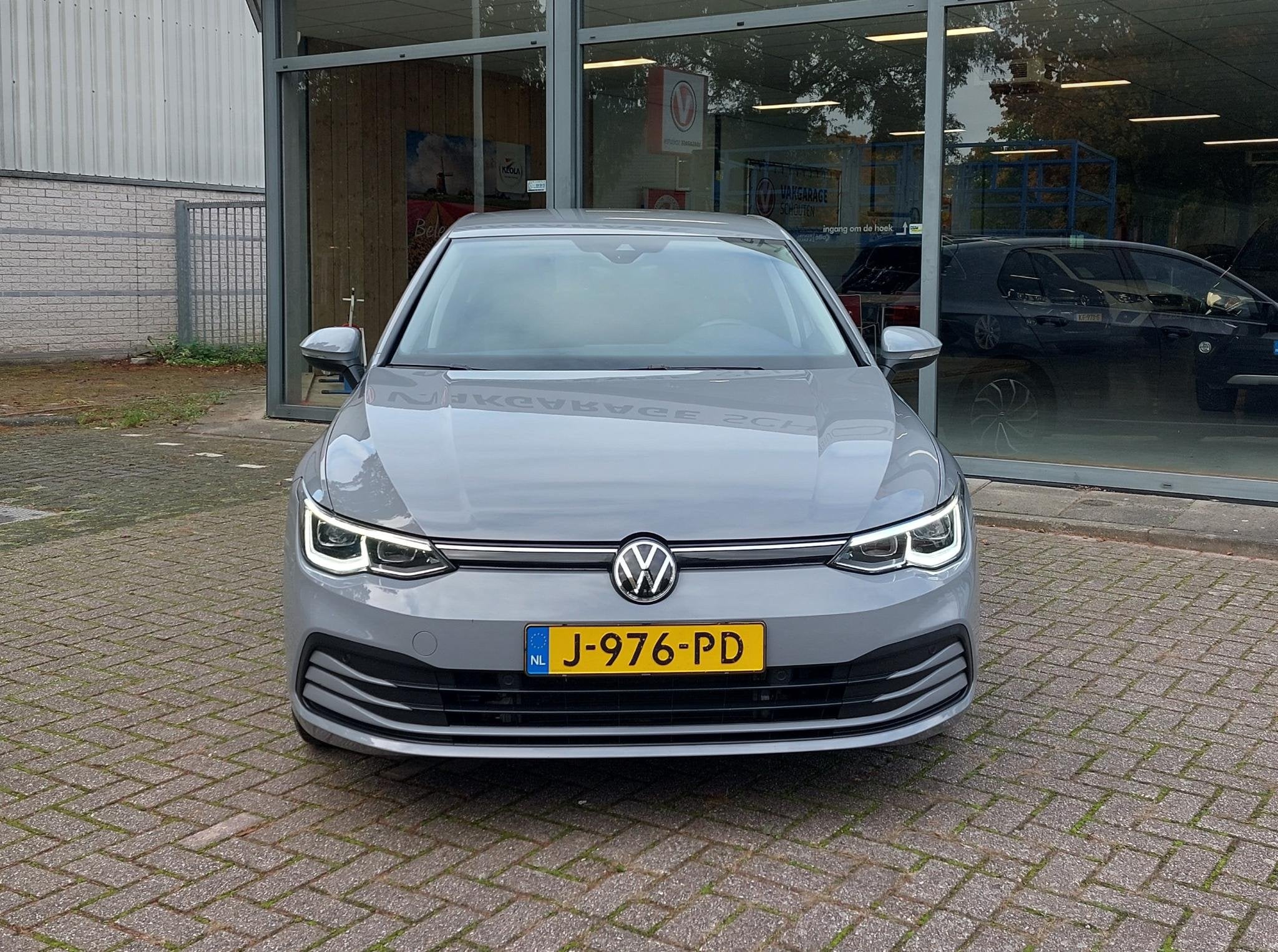 Volkswagen Golf 1.5 TSI Life Business 17 inch Sport st, Auto's, Euro 6, 4 cilinders, Automatische klimaatregeling, Origineel Nederlands