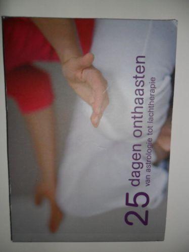 25 Dagen Onthaasten van Astrologie tot Lachtherapie-M Jansse, Ophalen of Verzenden, Nieuw