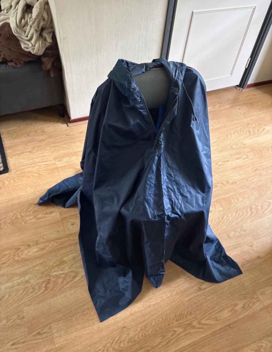 Donkerblauwe regenponcho. - Ideaal voor onverwachte buien, Ophalen of Verzenden, Gebruikt, Regenpak, Dames