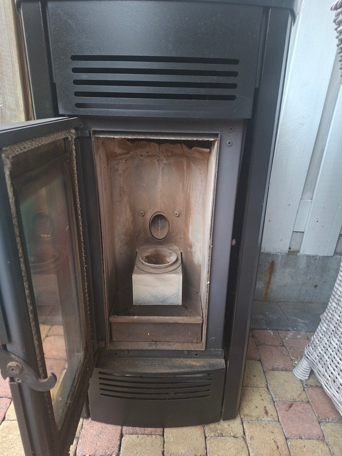 Zwarte pelletkachel met digitaal display, Ophalen, Gebruikt, Overige brandstoffen, Pelletkachel