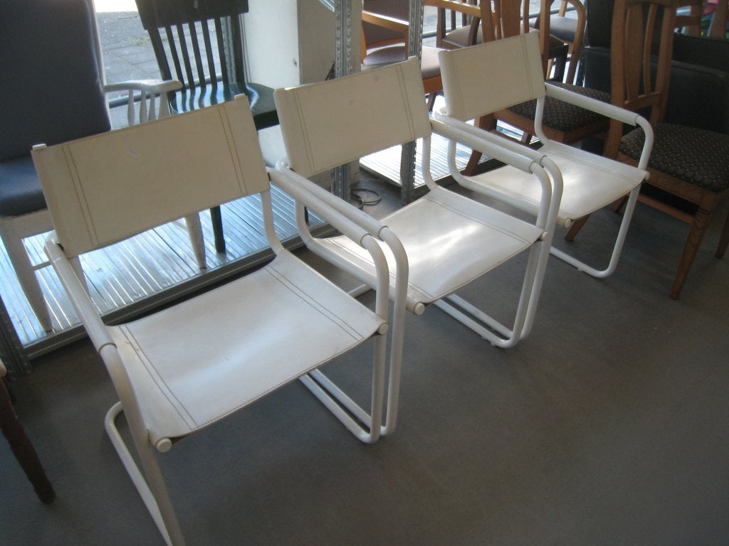 3 Mart Stam stoelen, wit leer en buisframe met armleuningen, Huis en Inrichting, Niet ingevuld, Gebruikt, Niet ingevuld, Niet ingevuld