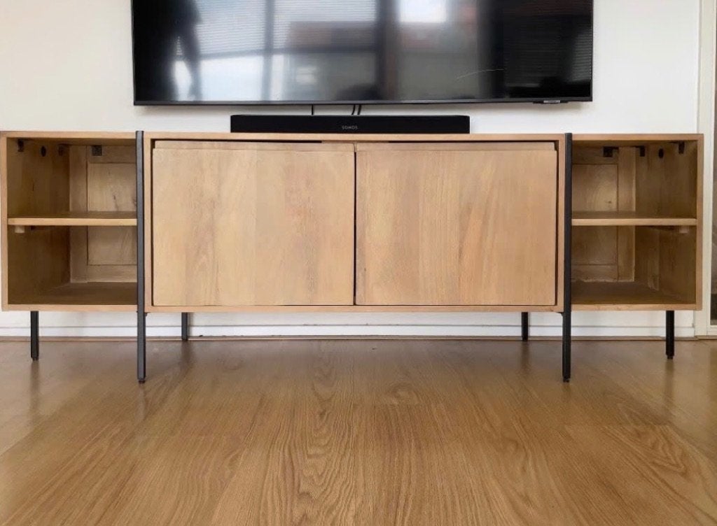 KAVE HOME TV meubel mangohout Z.G.A.N., Huis en Inrichting, Mediterrane, Boho, moderne en eigentijdse stijl, 150 tot 200 cm, Zo goed als nieuw