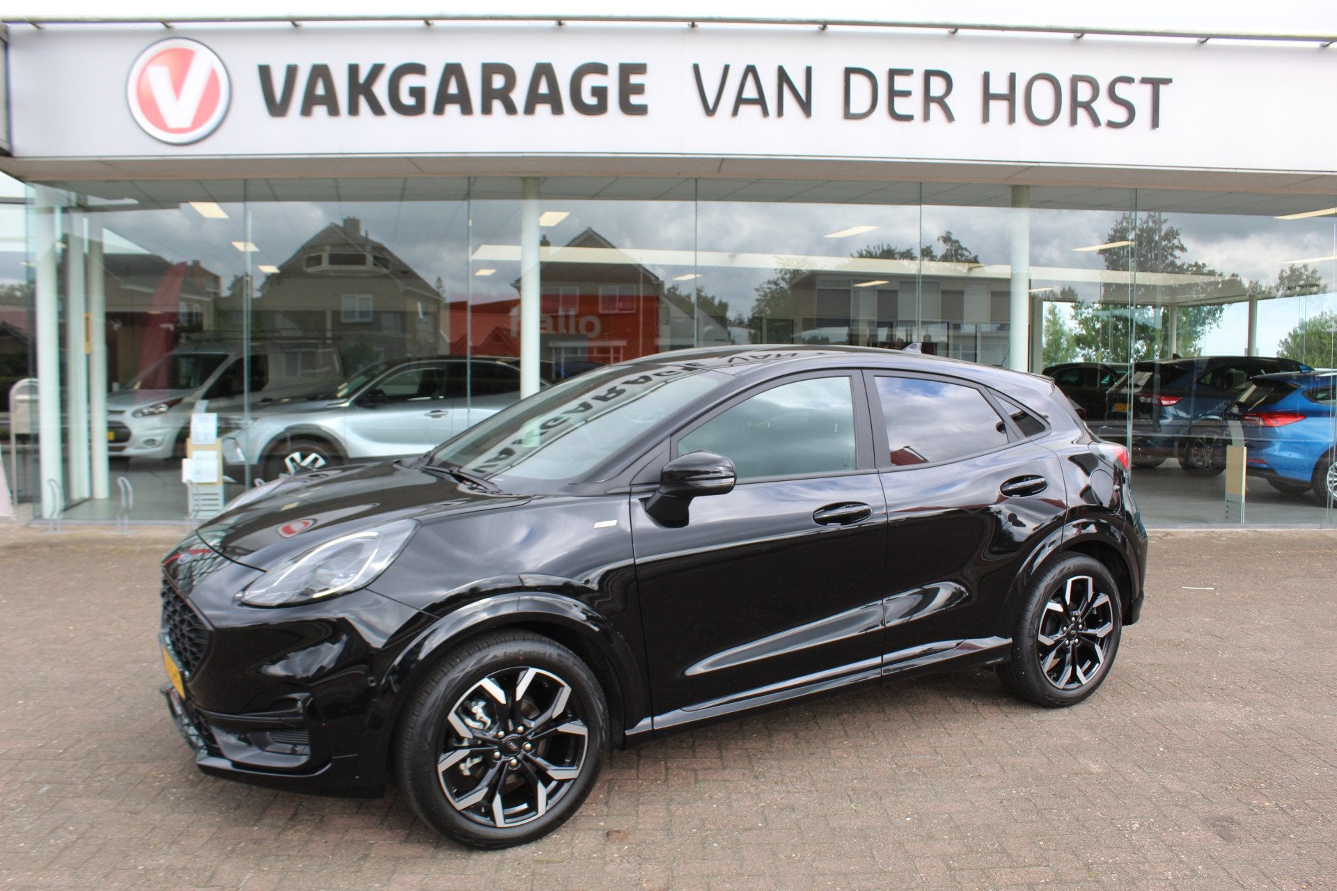 Ford Puma 1.0-125pk EcoBoost Hybrid ST-Line X. April 2024 !, Auto's, Voorwielaandrijving, 12 maanden, Zwart, Leder en Stof