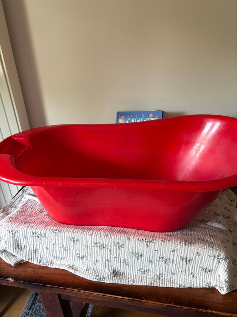 Rood babybadje - Ideaal voor de kleintjes, Huis en Inrichting, Ophalen, Gebruikt, Overige vormen, Kunststof