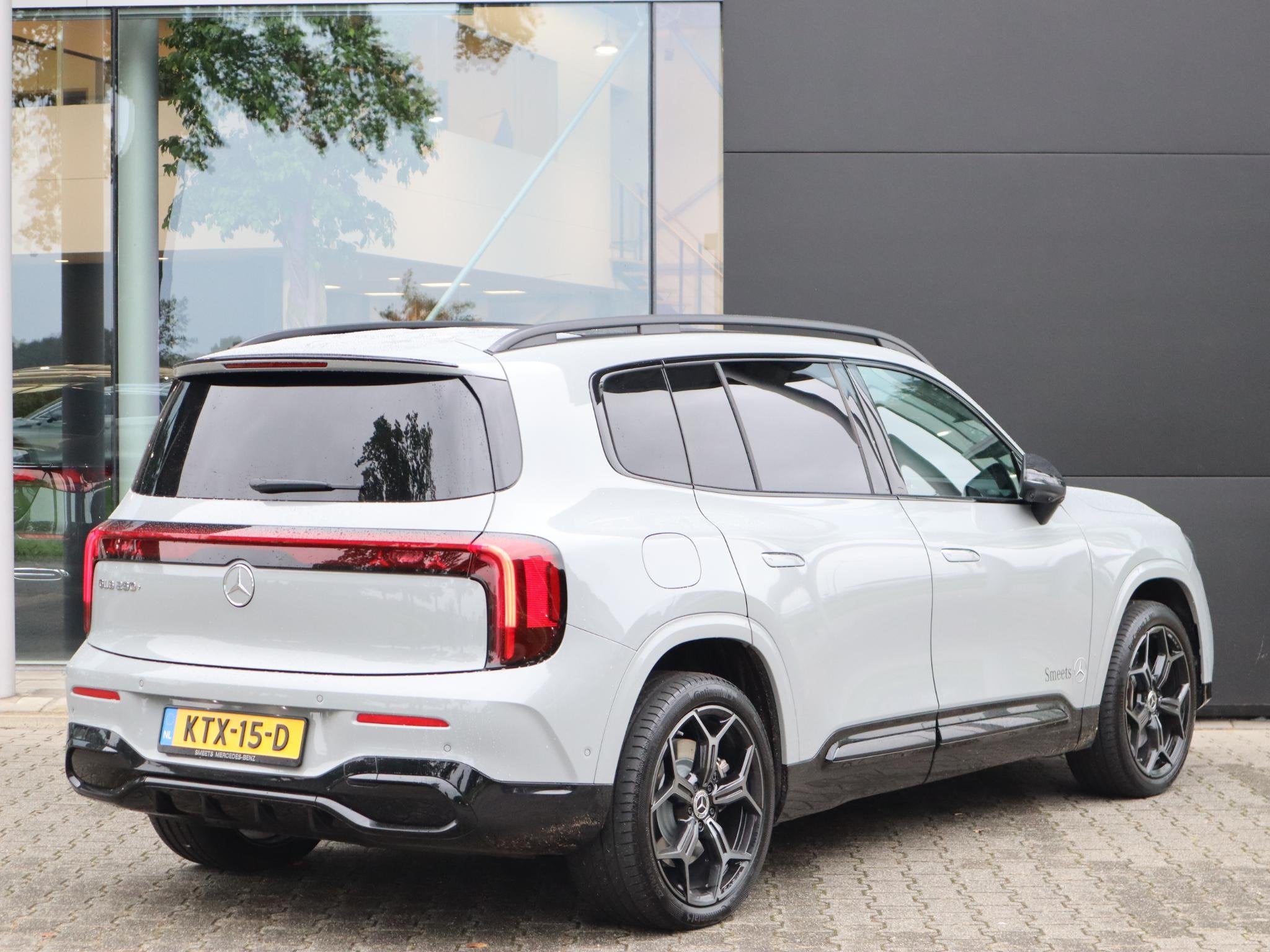 Mercedes-Benz GLB 250+ Business Solution AMG 85.5 kWh, Auto's, Zwart, 607 km, Verblindingsvrij grootlicht, Origineel Nederlands