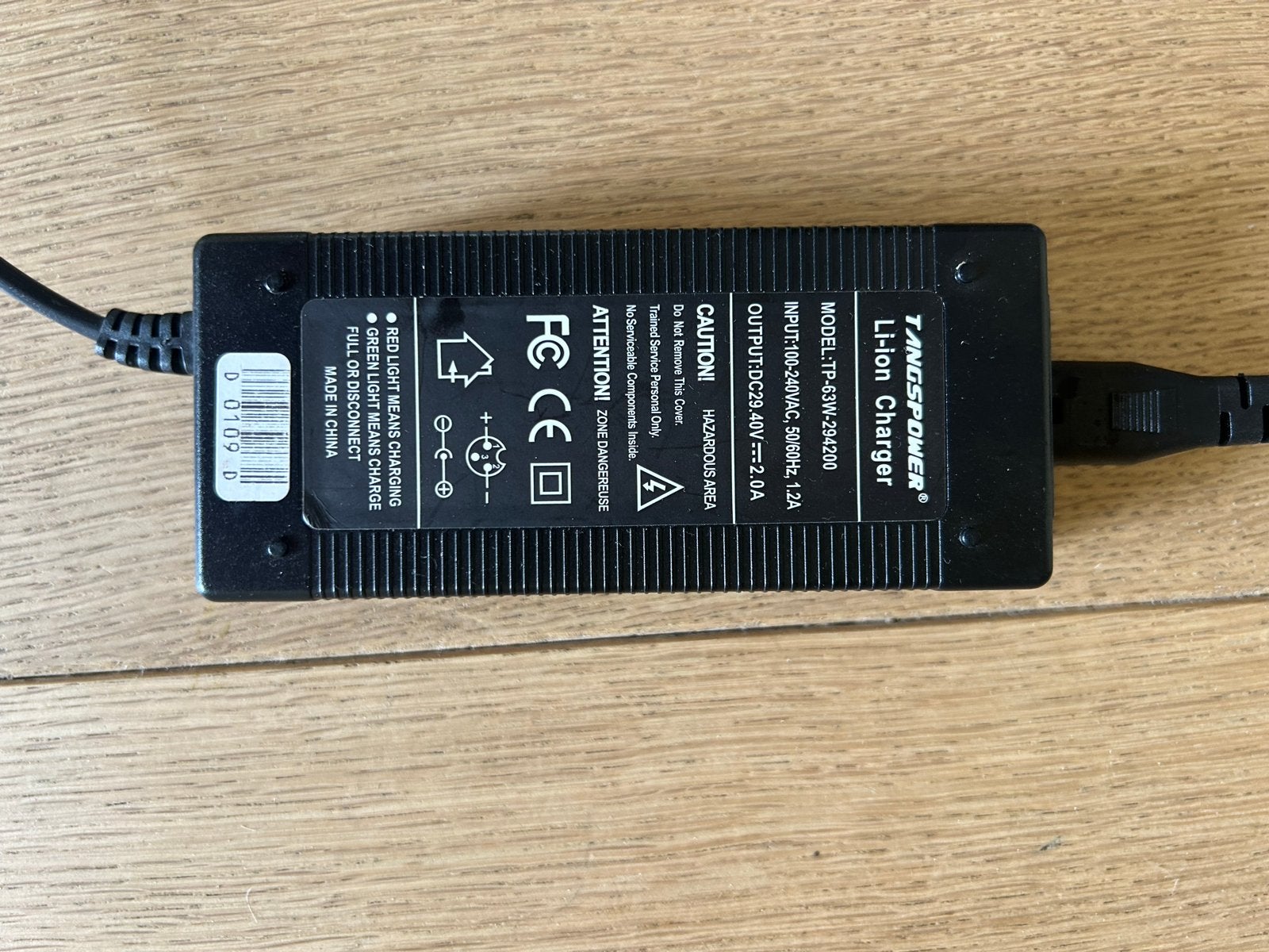 Li-ion Oplader 29.4V 2.0A - Tingspower TF-63W-294200, Ophalen of Verzenden, Gebruikt