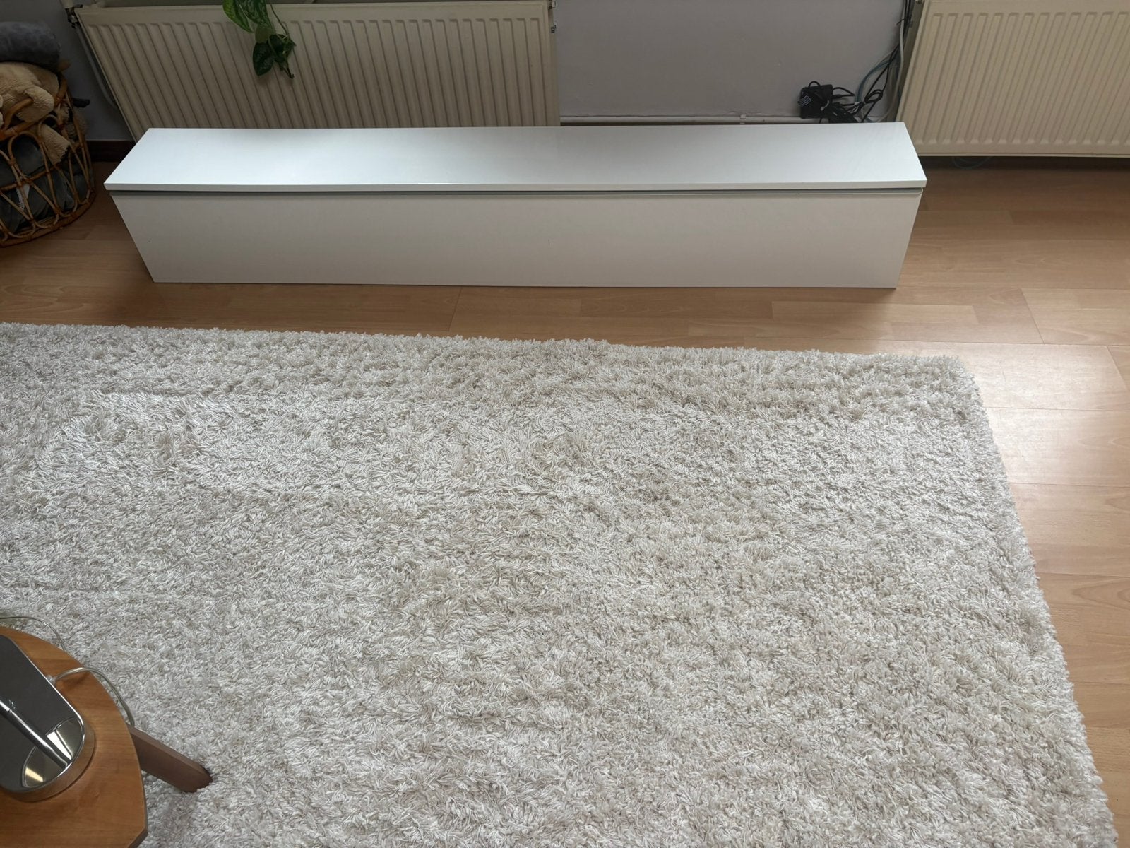 ZGAN hoogglans witte Besta Burs wandkast van Ikea, Ophalen, Zo goed als nieuw