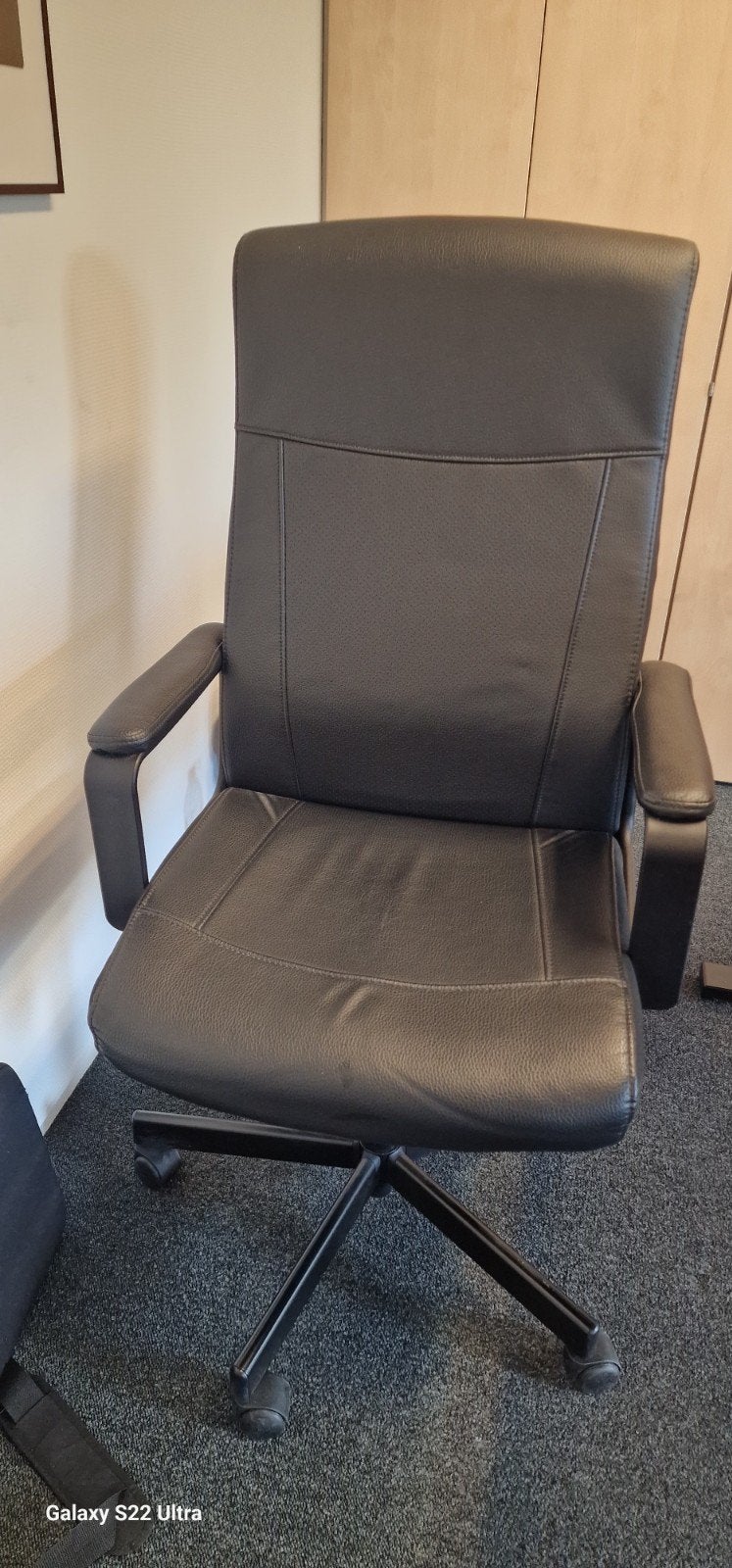Complete Kantoorinrichting: Sofa, Stoelen, Salontafel, Ophalen of Verzenden, Zo goed als nieuw, Leer