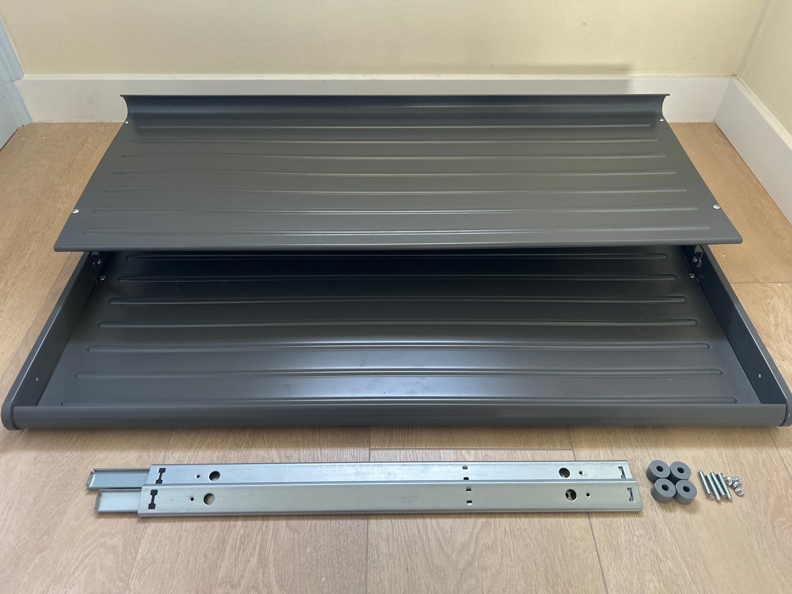 IKEA Komplement uittrekbaar schoenenrek donkergrijs 100x58cm, Ophalen, Zo goed als nieuw