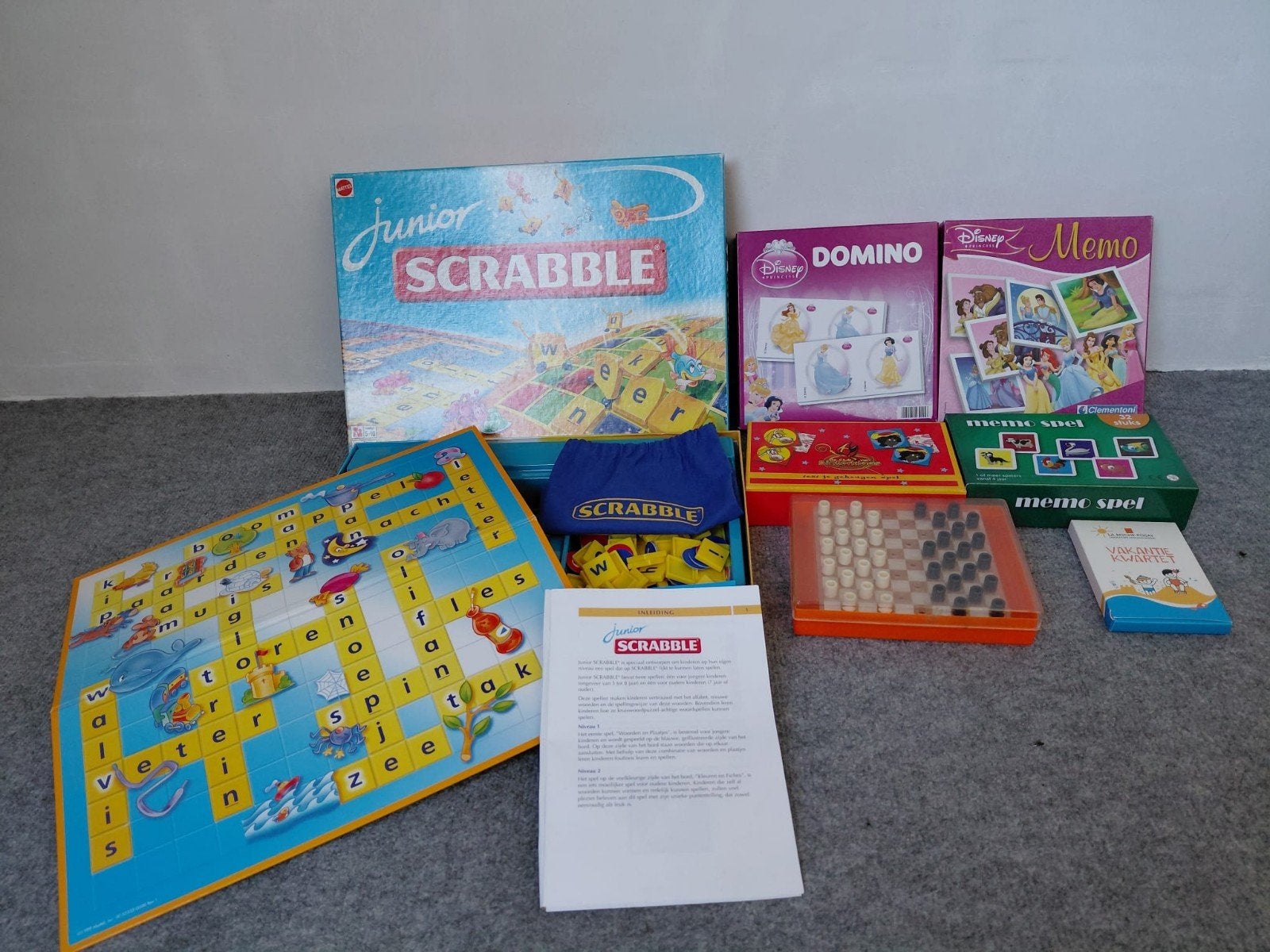 Diverse bordspellen: Junior Scrabble, Disney Domino & Memo, Een of twee spelers, Ophalen, Gebruikt, Mattel, Jumbo, Disney