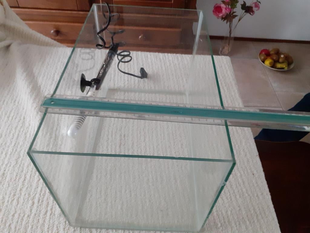 Aqariumbak met verwarmingselement, Ophalen, Leeg aquarium