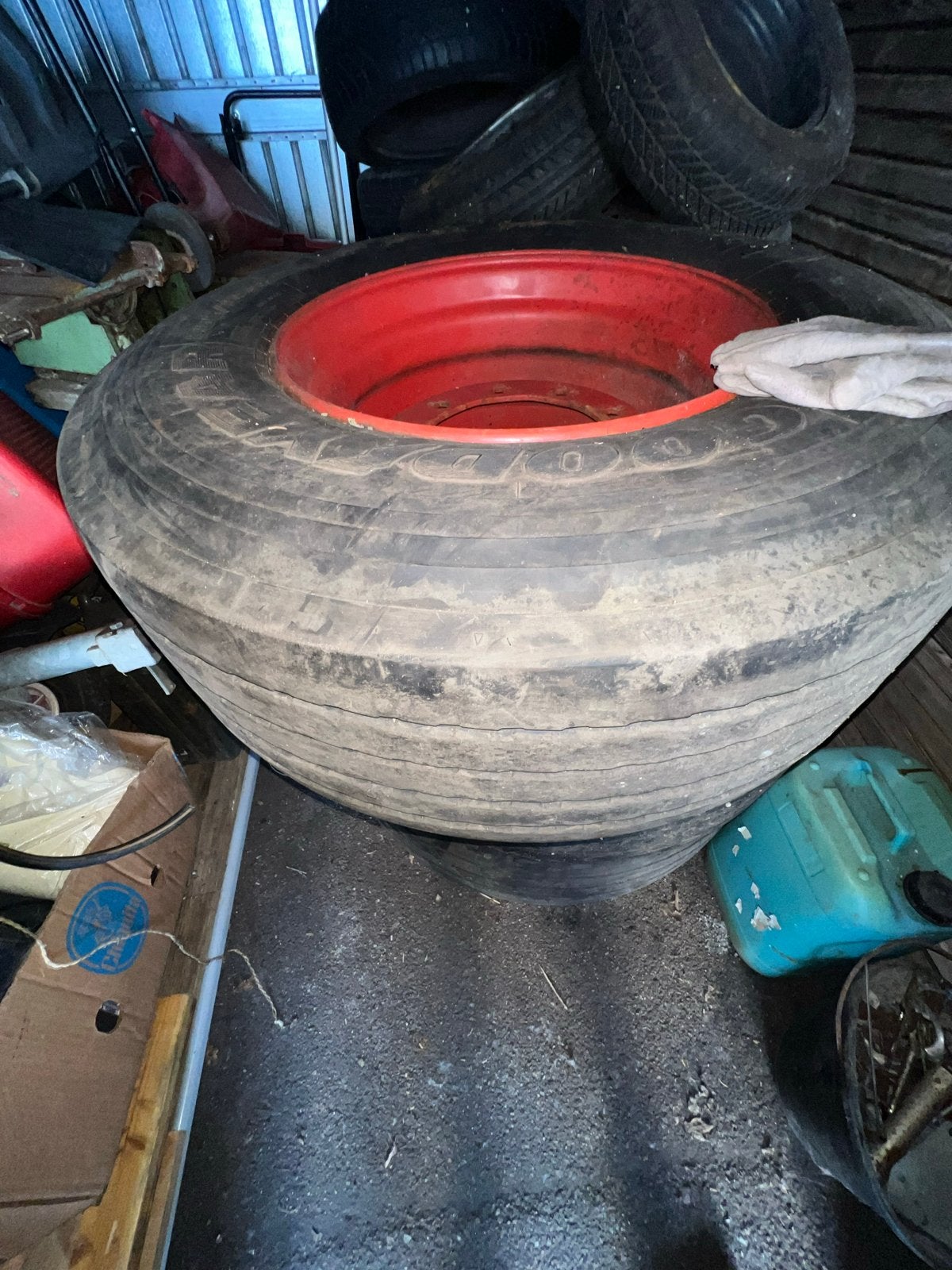 Vrachtwagen band met velg 385/65R22.5, Auto-onderdelen, Vrachtwagen-onderdelen, Ophalen of Verzenden, Gebruikt