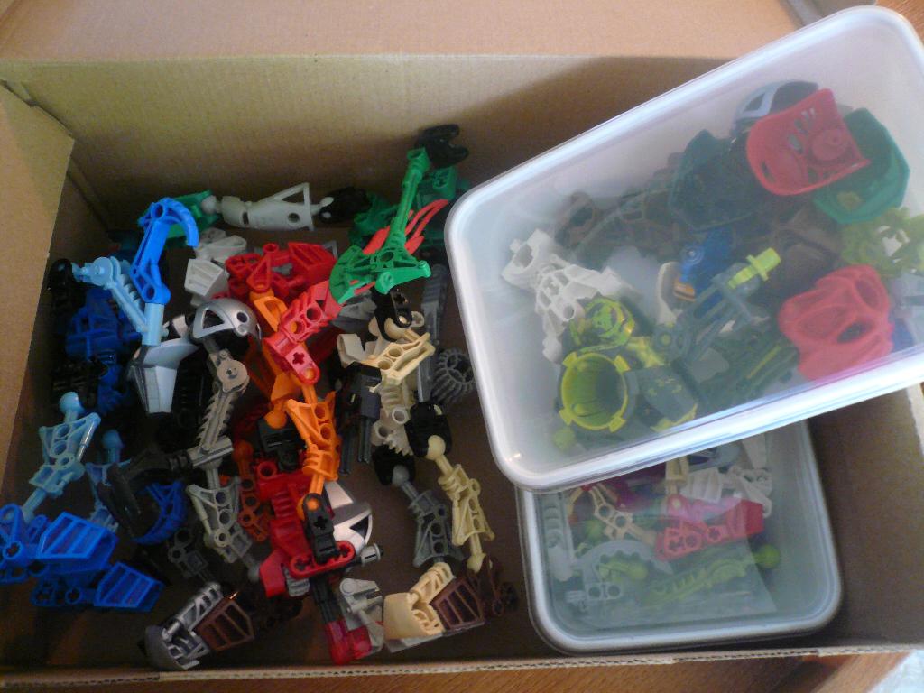 Doosje BIONICLE onderdelen= VERKOCHT, Ophalen of Verzenden, Gebruikt