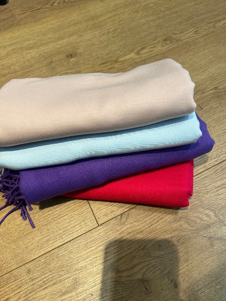 Pashmina sjaals -200stuks, Kleding | Dames, Mutsen, Sjaals en Handschoenen, Nieuw, Ophalen of Verzenden, Onbekend, Maat 36 (S)