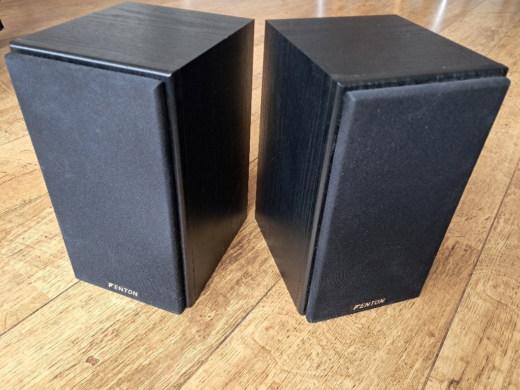 2 Fenton SHFB55B luidsprekers, 120 tot 150 watt, Zo goed als nieuw, Boekenplank luidspreker, Ophalen