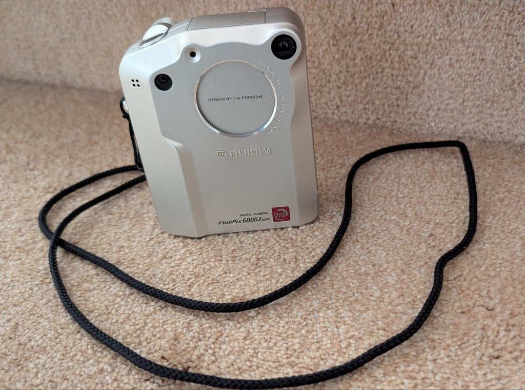 Fujifilm FinePix 6800Z Zoom Digitale Camera (Porsche Design), Ophalen, Zo goed als nieuw, Compact, Fuji