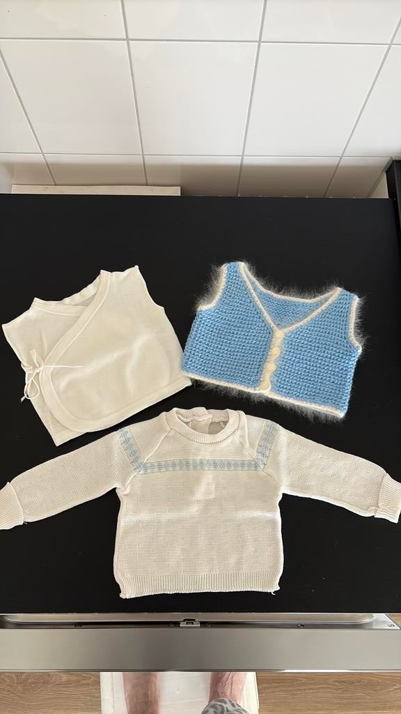 Glans truitje + overslag hemdje + spencer, Kinderen en Baby's, Babykleding | Maat 50, Ophalen, Zo goed als nieuw, Jongetje of Meisje