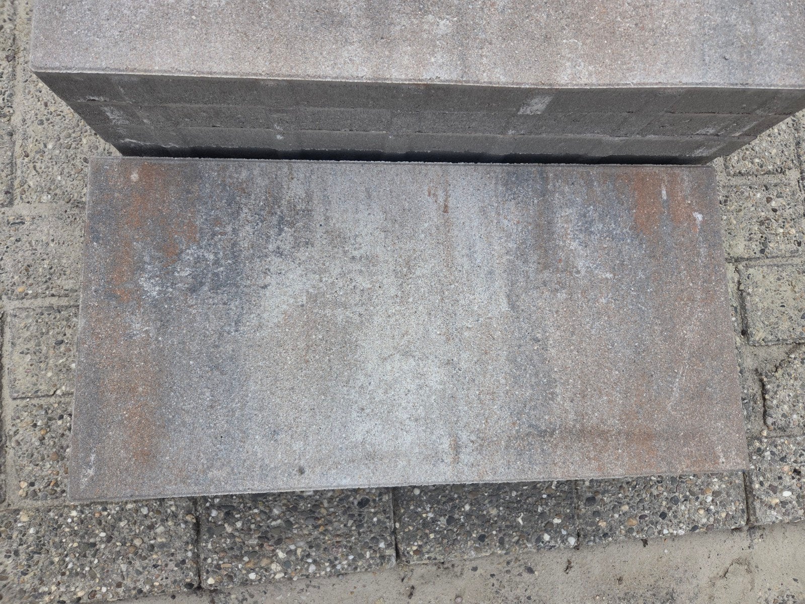 nieuwe beton tegels ,over, Ophalen, Zo goed als nieuw, Beton