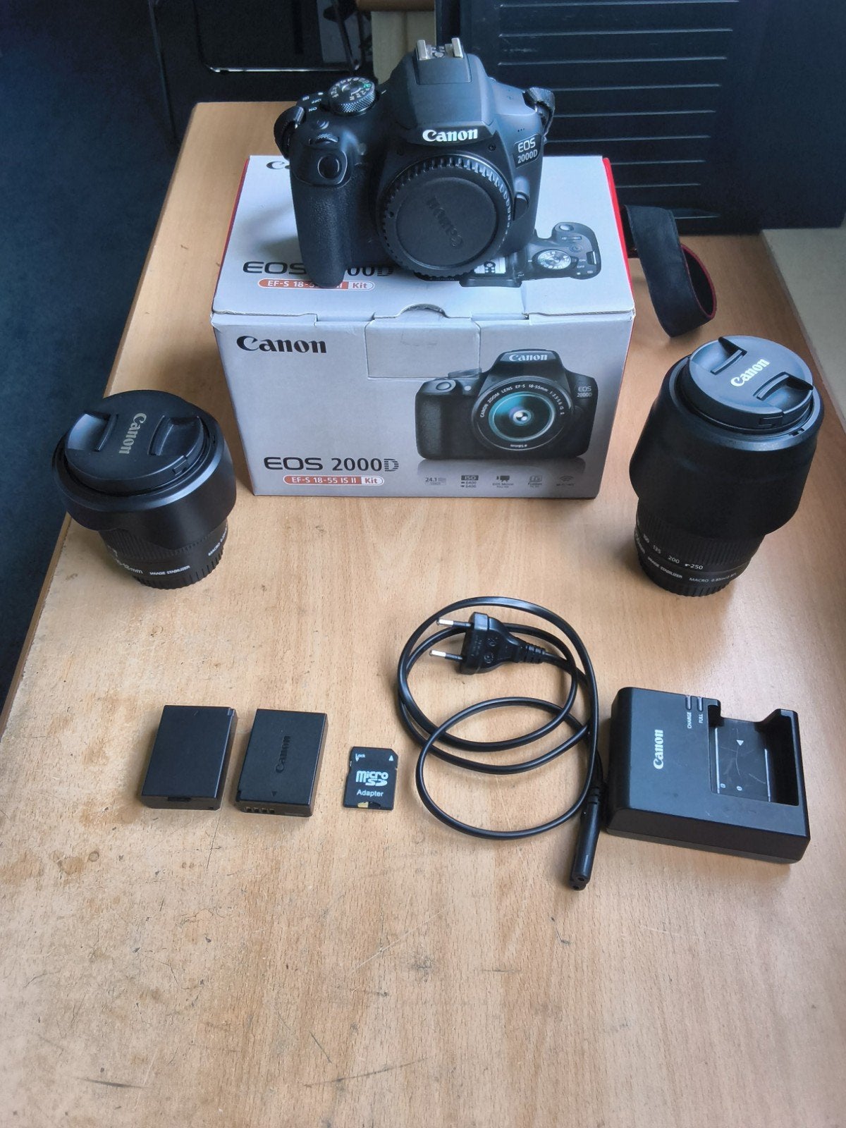 Canon EOS 2000D, Ophalen of Verzenden, Zo goed als nieuw, Canon, 8 keer of meer