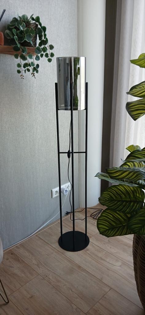 MOOIE VLOERLAMP ZWART MET SMOKE GLAS, Ophalen, Zo goed als nieuw, Glas, 100 tot 150 cm