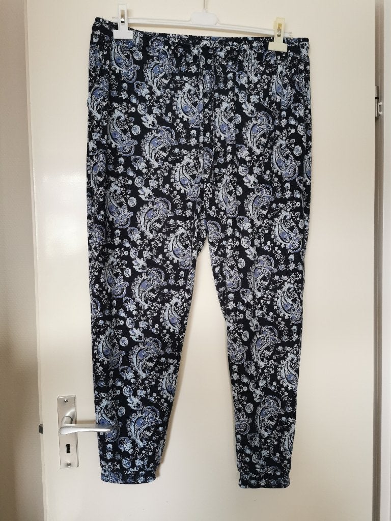 126 .. nieuwe broek maat xl, Kleding | Dames, Ophalen of Verzenden, Nieuw, Overige kleuren, Broek of Spijkerbroek