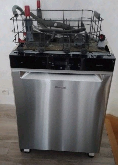 Whirlpool vaatwasser met defecte pomp, Ophalen, 60 cm of meer, Niet werkend, Vrijstaand