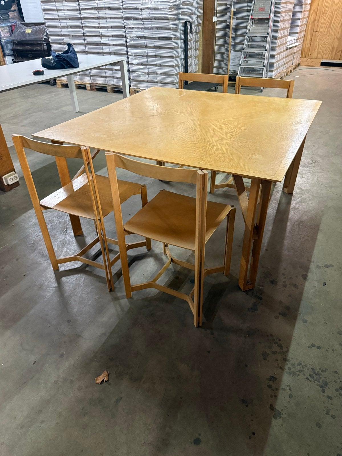 Vintage Scandinavisch design eettafel met stoelen, Gebruikt, 100 tot 150 cm, Vierkant, Ophalen of Verzenden