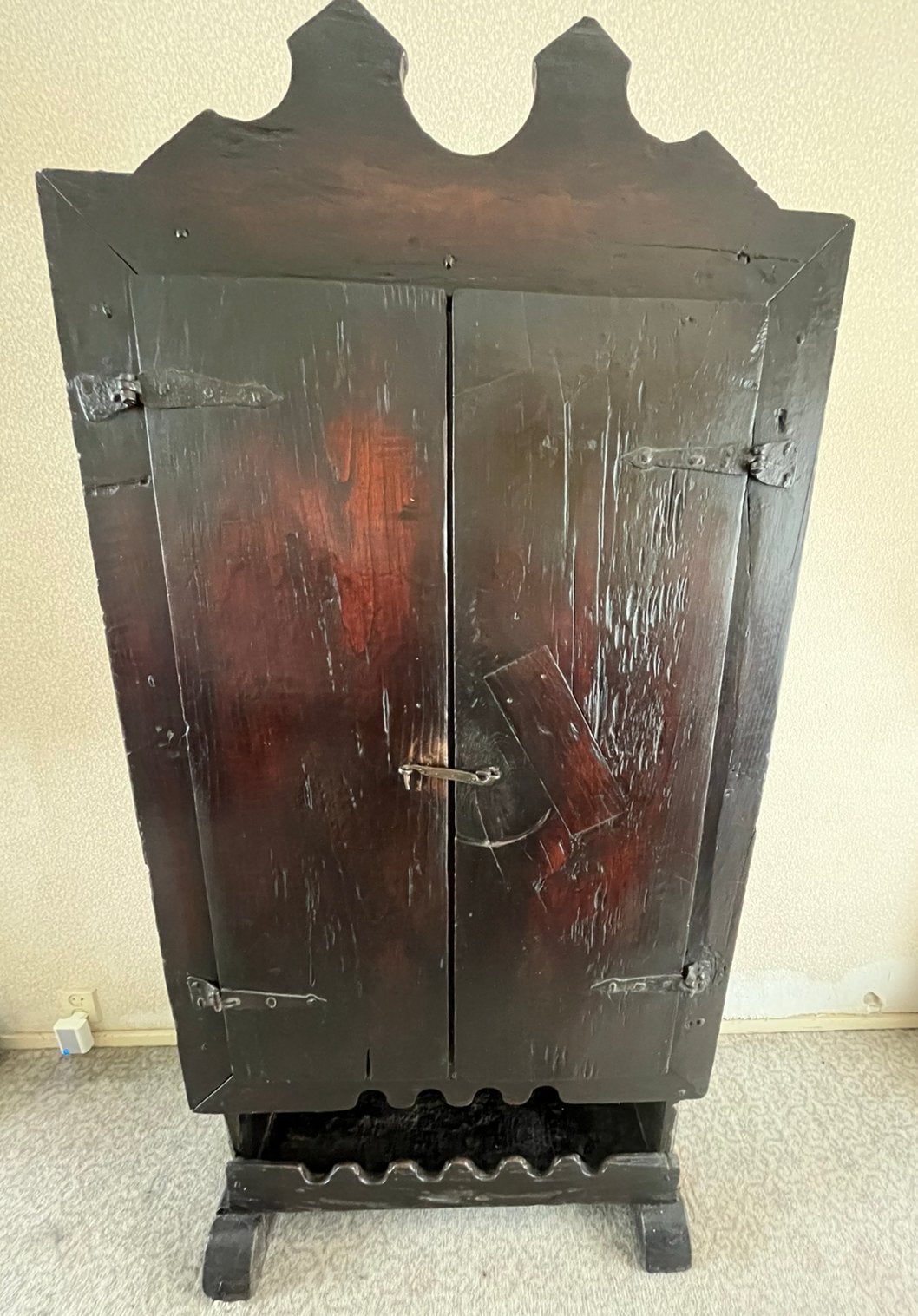 Antieke Spaanse houten kast, Ophalen