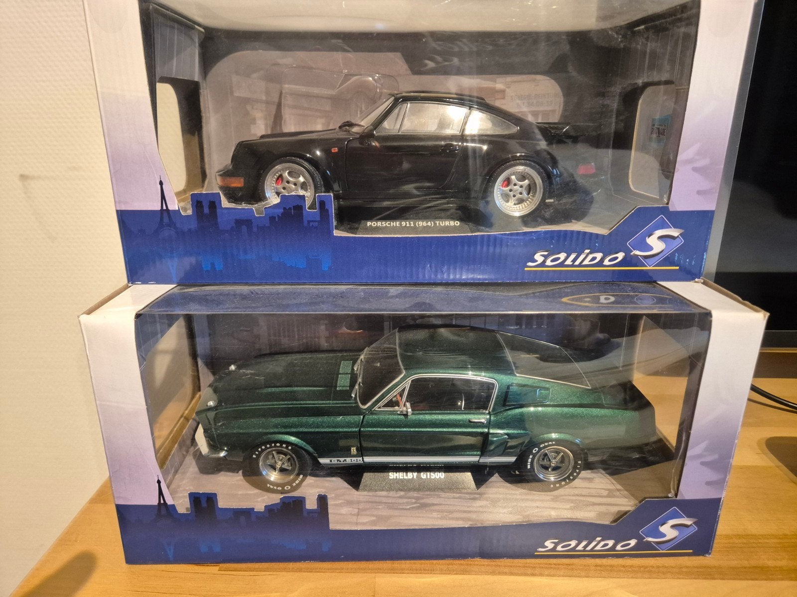 Modelauto's Porsche 911 (Bad Boys) en Shelby gt 500 1:18, Hobby en Vrije tijd, Modelauto's | 1:18, Ophalen of Verzenden, Zo goed als nieuw