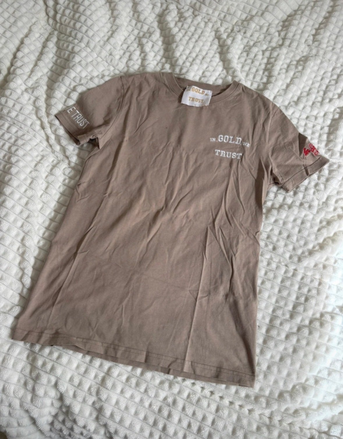 In Gold We Trust T-shirt - Beige, Beige, Nieuw, Ophalen of Verzenden, Korte mouw