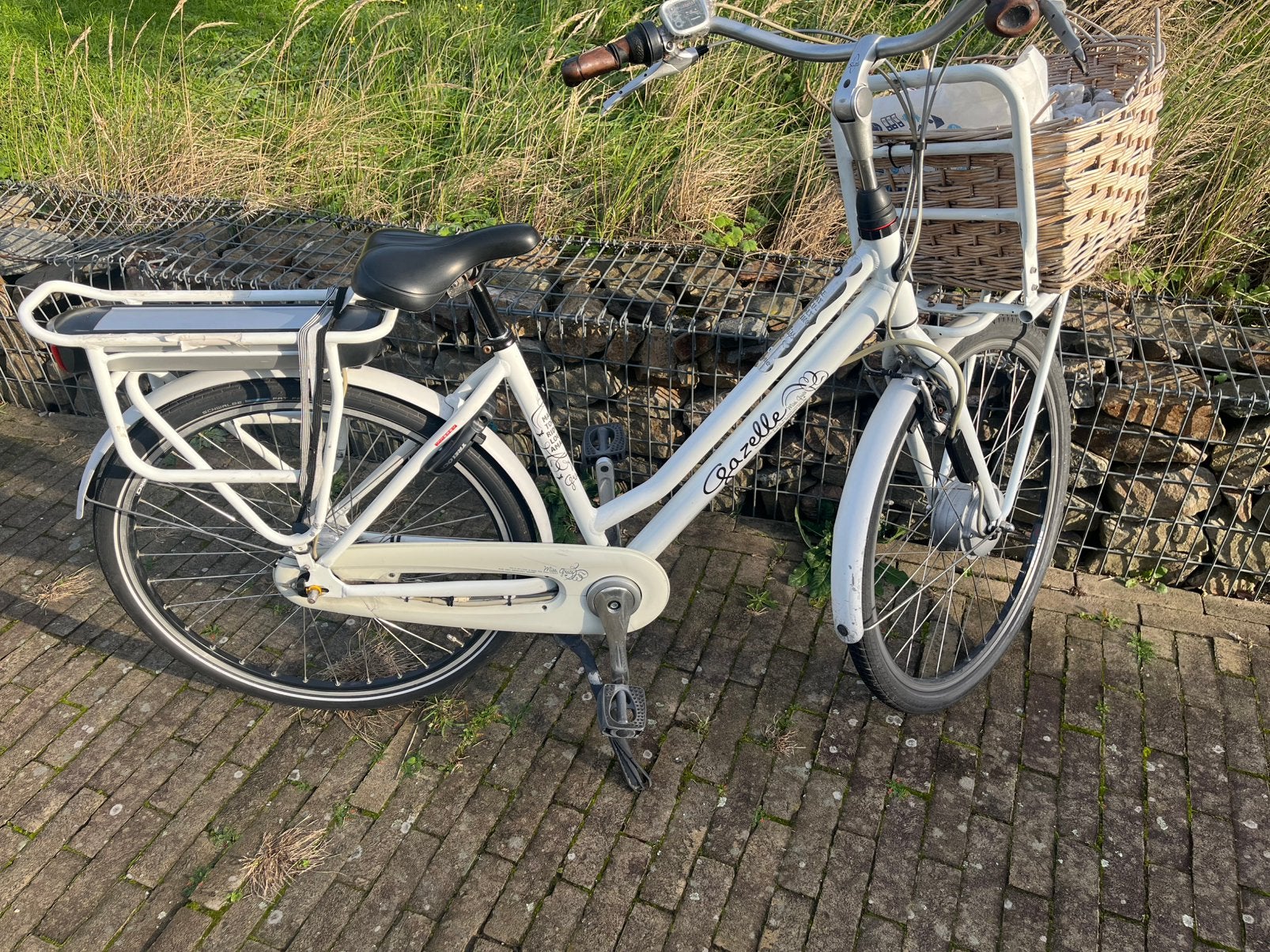 Gazelle Miss Grace elektrisch – wit – framemaat 49 – €400, Ophalen, Gebruikt, 47 tot 51 cm, 50 km per accu of meer