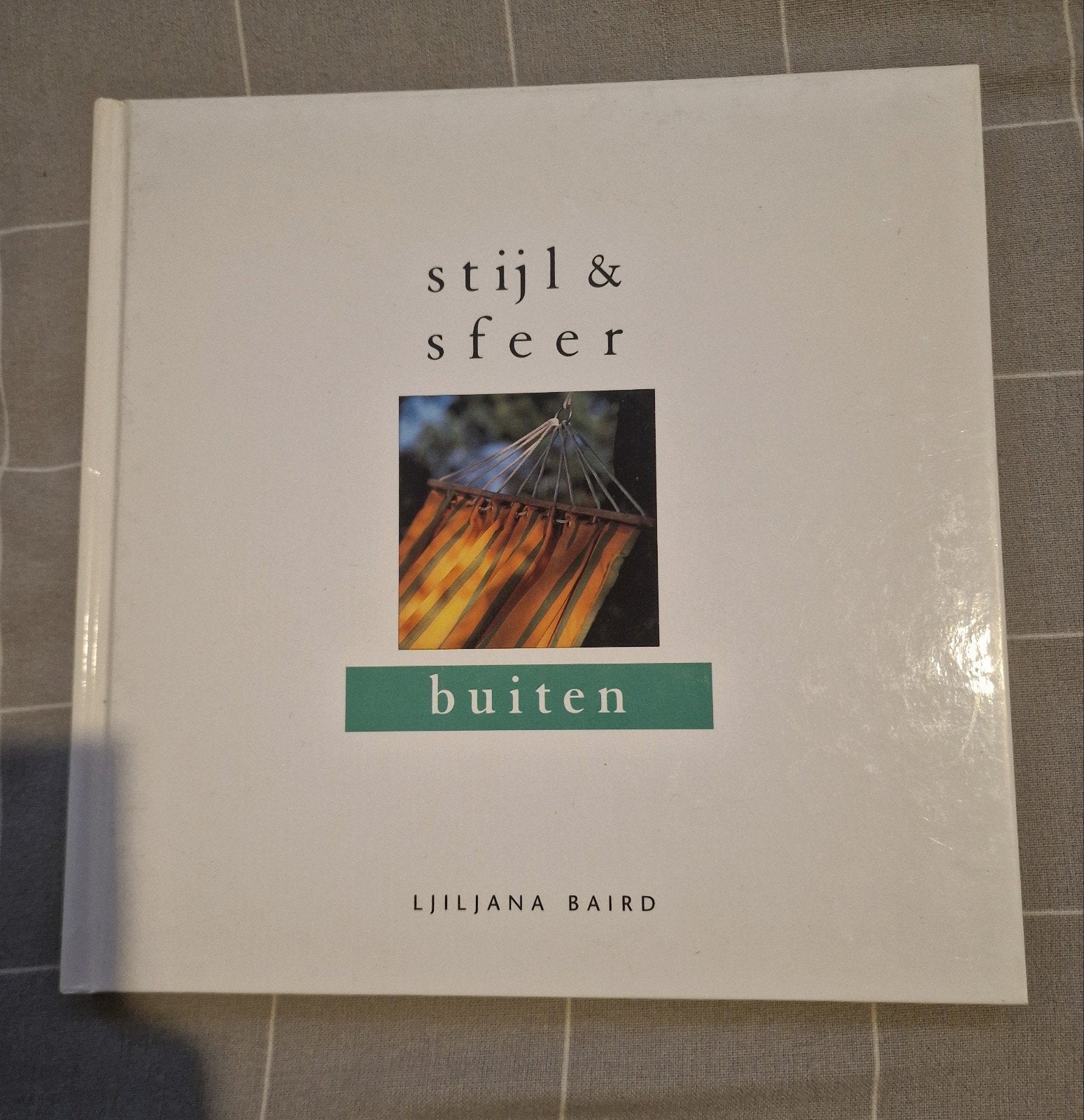L. Baird - Buiten, Boeken, Ophalen of Verzenden, Zo goed als nieuw, L. Baird