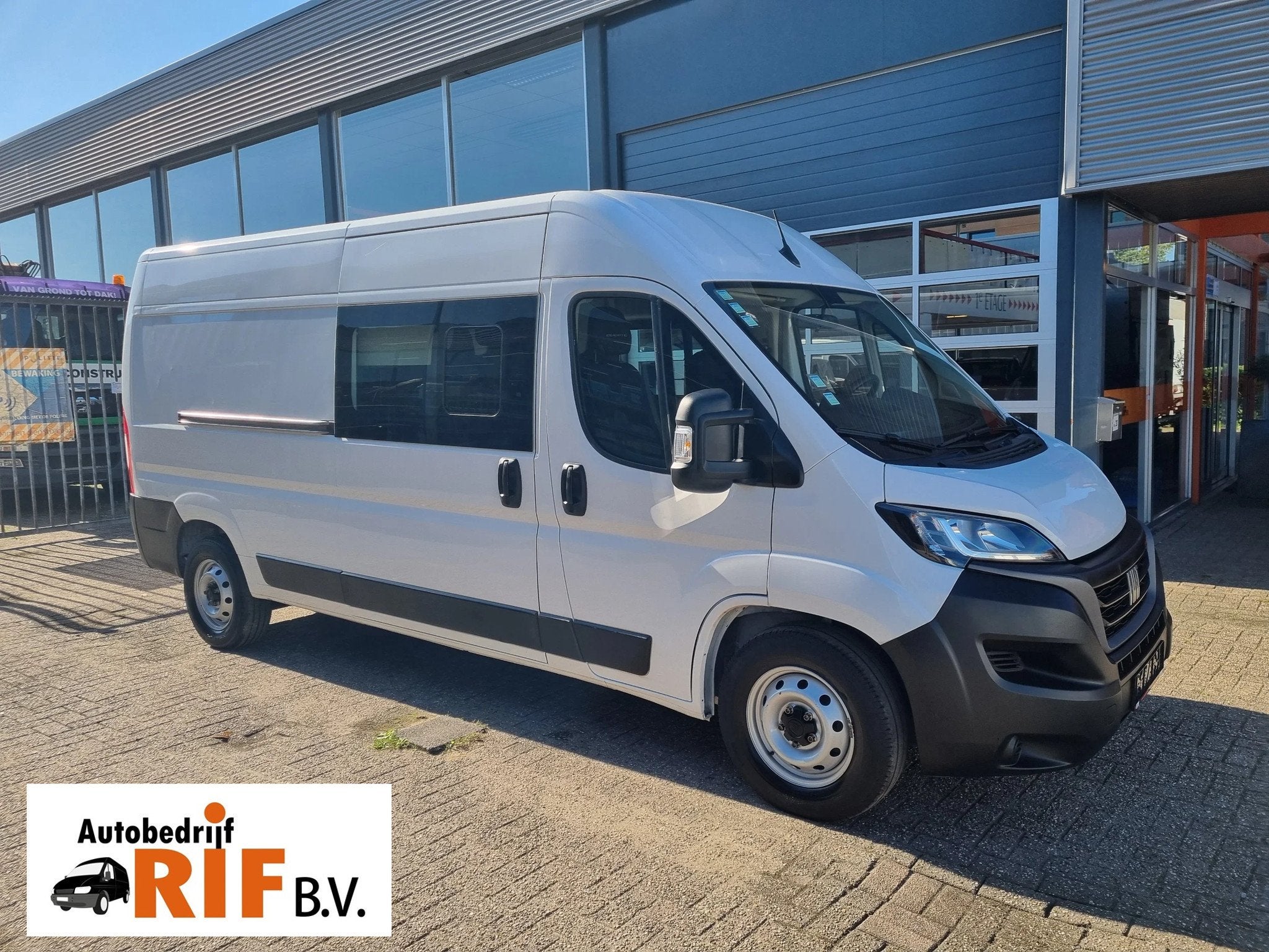 Fiat Ducato 2.2D 180 pk L3H2 DC 6pers Euro 6D (bj 2022), Auto's, Voorwielaandrijving, Gebruikt, Euro 6, 4 cilinders