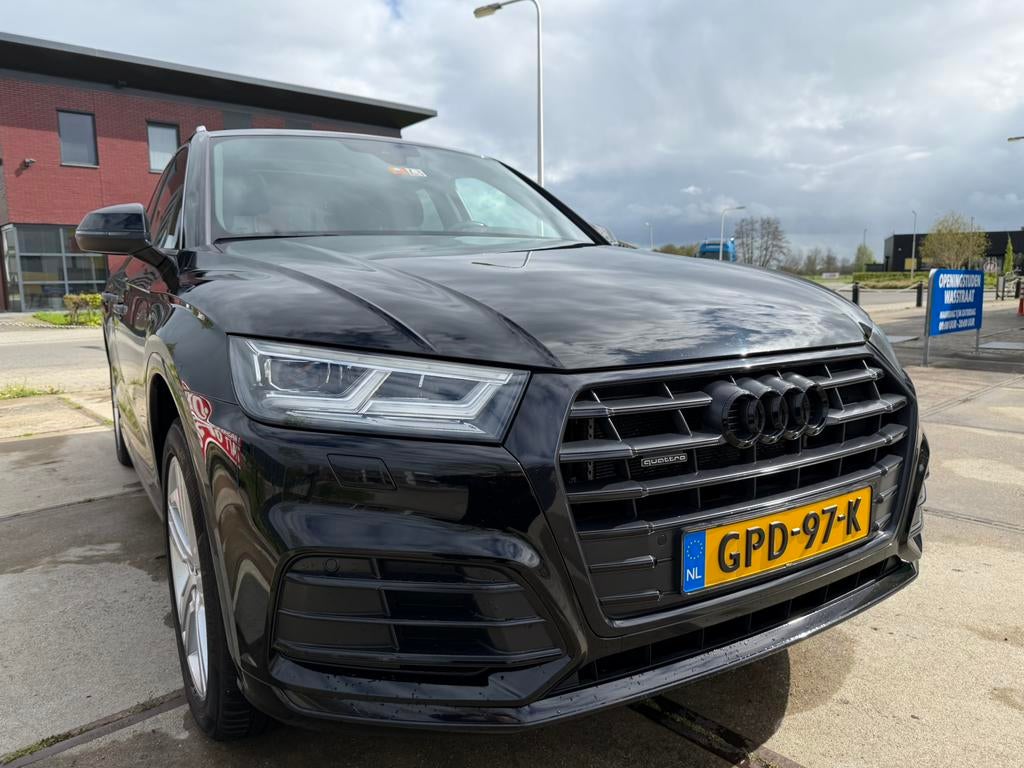 Audi Q5 55 TFSI e quattro S line | Pano | Massage | 367 pk, Automaat, 2005 kg, 4 cilinders, Leder en Stof