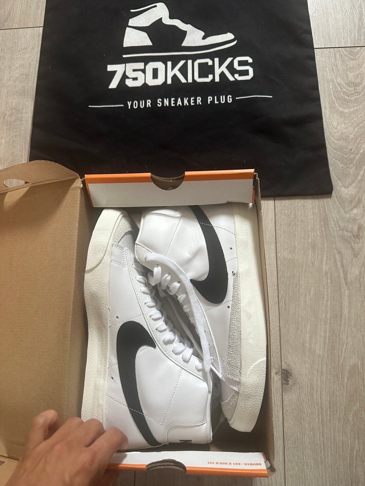 Nike Blazer Mid 77 Vintage White Black BQ6806-100 Maat EU43, Overige kleuren, Nieuw, Ophalen of Verzenden, Sneakers of Gympen