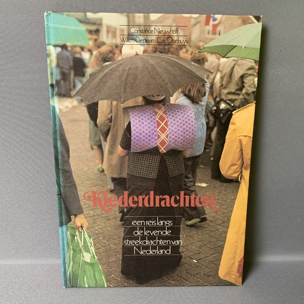 Klederdrachten  Staphorst - Urk - Volendam enz, Nieuwhoff - Diepraam - Oorthuys, Ophalen of Verzenden, Zo goed als nieuw, Overige onderwerpen