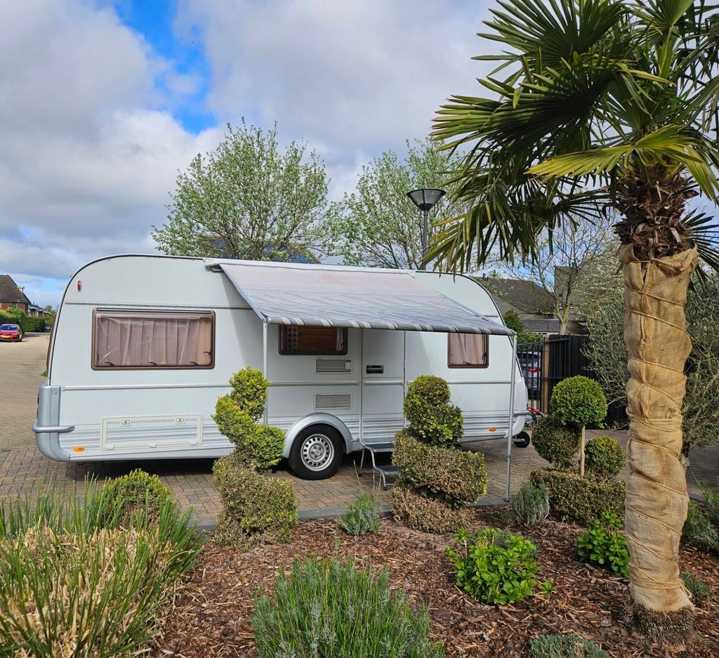 Tabbert Vivaldi 495 met lengtebedden en rondzit, Caravans en Kamperen, Rondzit, Tabbert, Particulier, 5 tot 6 meter