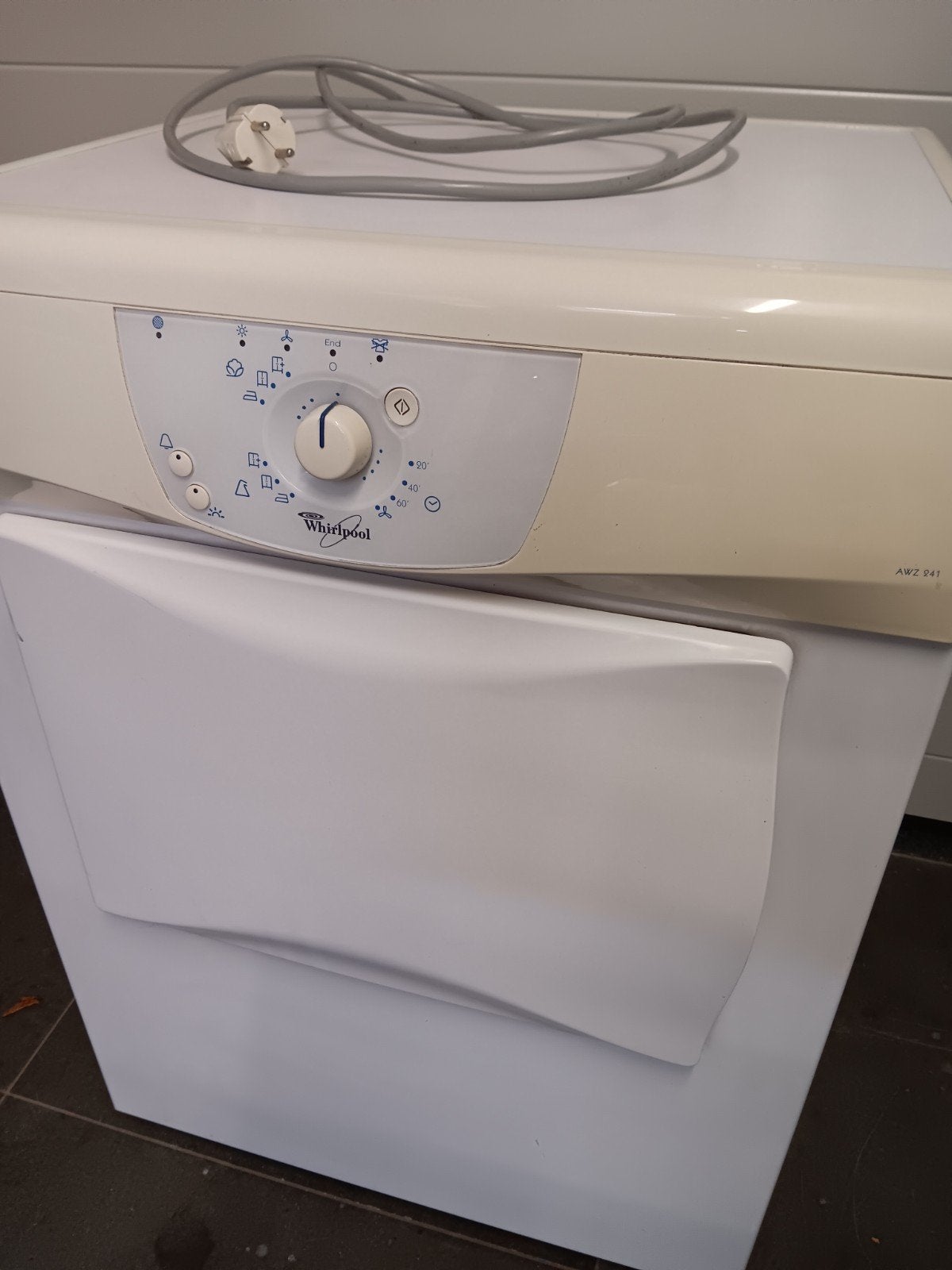 Whirlpool AWZ 247 Luchtafvoerdroger - 6 kg, Ophalen, 6 tot 8 kg, Gebruikt, Luchtafvoer