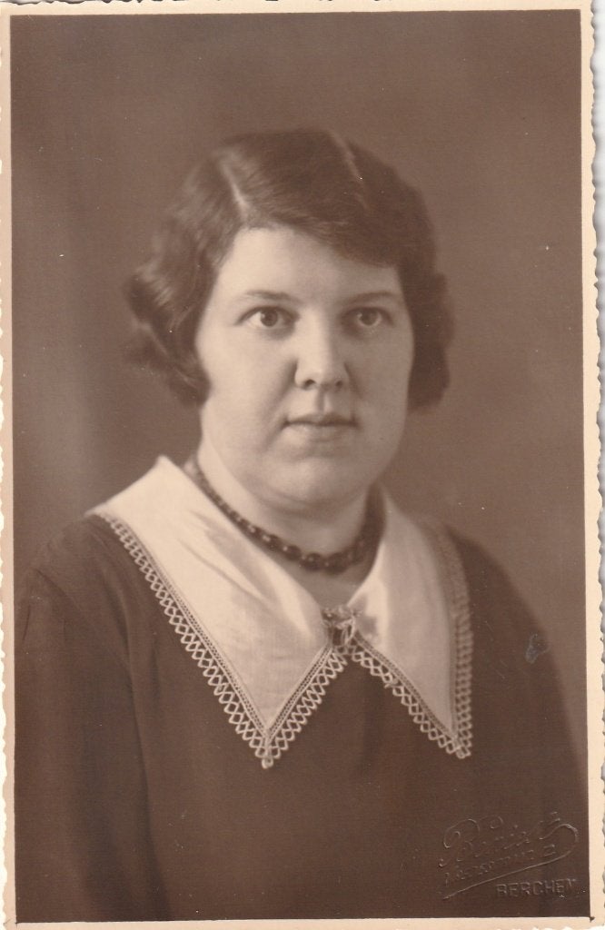 fotokaart  -    dame, Verzenden, Voor 1940, Zo goed als nieuw, Klederdracht