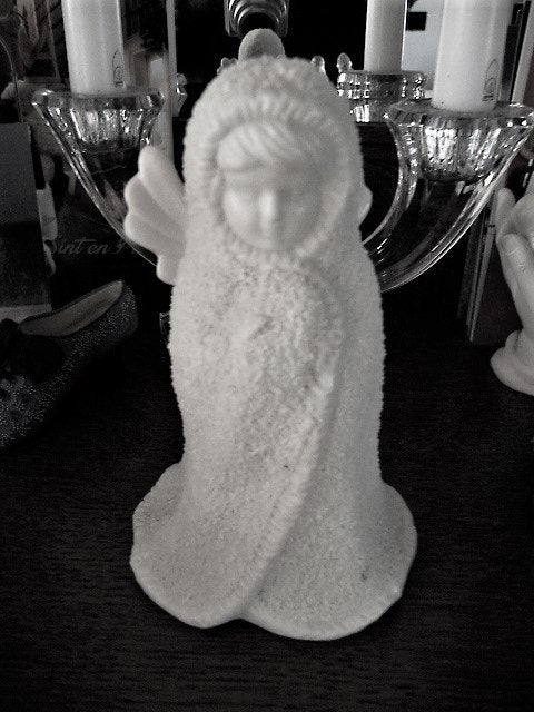ENGEL 14 cm hoge met sneeuwkleed porselein, SNOW KIND BABY, Verzenden, Zo goed als nieuw, Fantasy