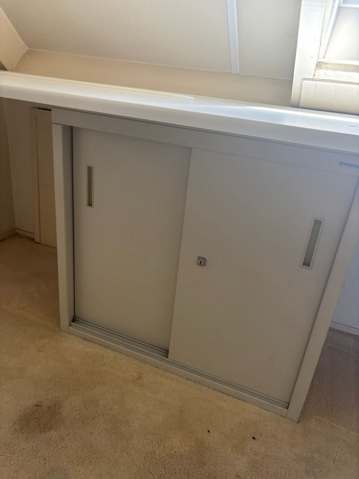 2 Overtoom archiefkasten met schuifdeuren, Huis en Inrichting, Kasten | Roldeurkasten en Archiefkasten, Ophalen, Gebruikt, 100 tot 150 cm
