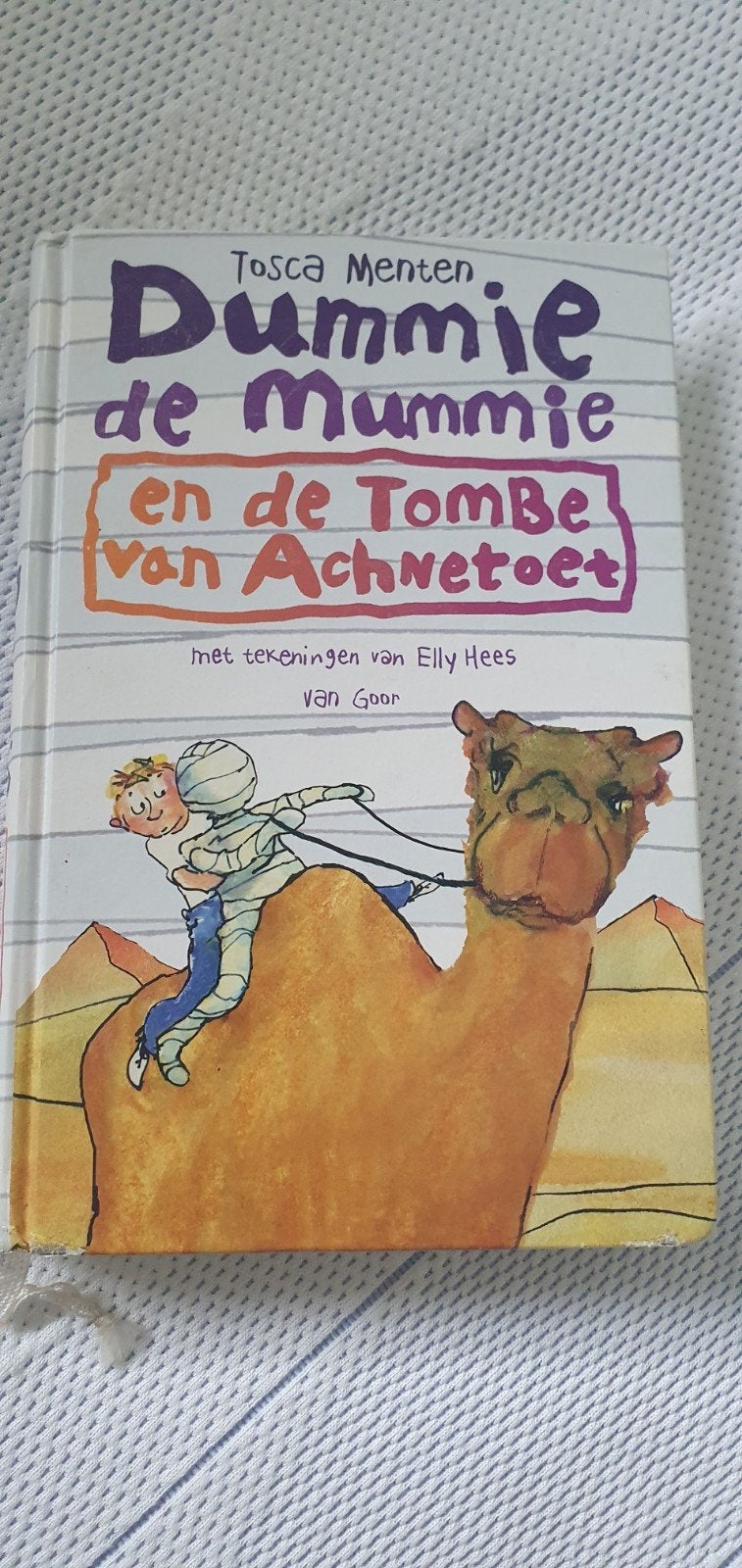 Tosca Menten - Dummie de mummie en de tombe van Achnetoet, Ophalen of Verzenden, Zo goed als nieuw, Tosca Menten