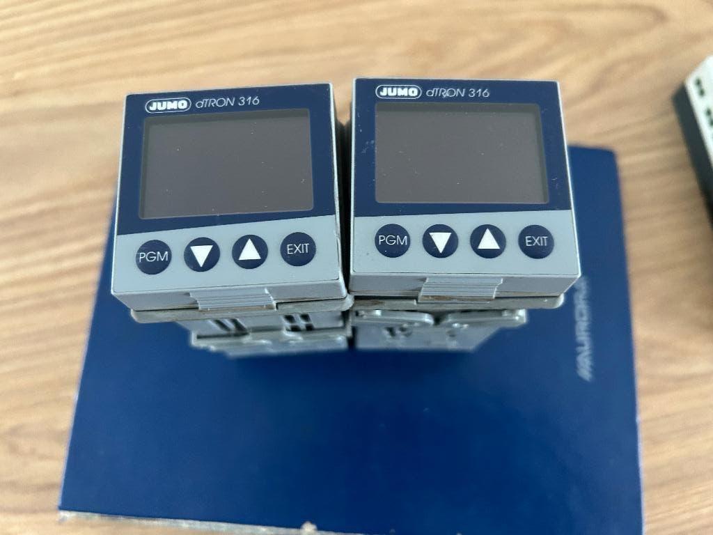 :2 x Panasonic KT4H Temperature Controller, Ophalen of Verzenden, Gebruikt