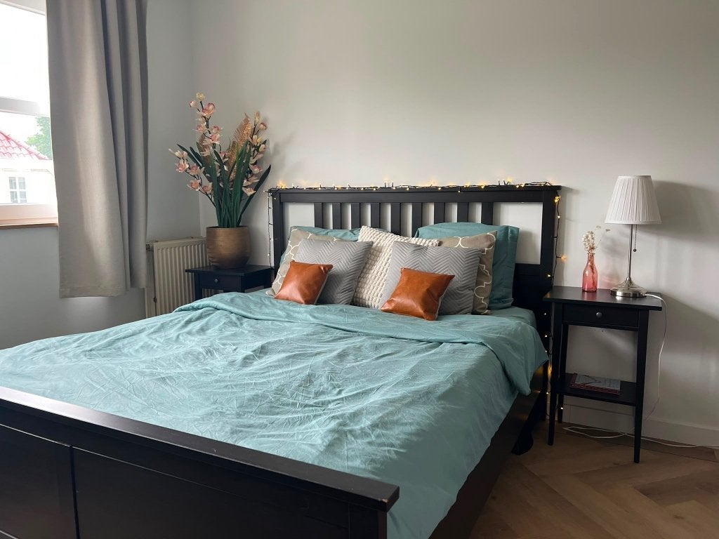 Hemnes bedframe en lattenbodem, Ophalen, Gebruikt, Bruin, Tweepersoons