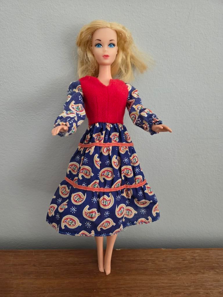 vintage barbie #2779 jurk, Verzamelen, Verzenden, Gebruikt, Kleertjes