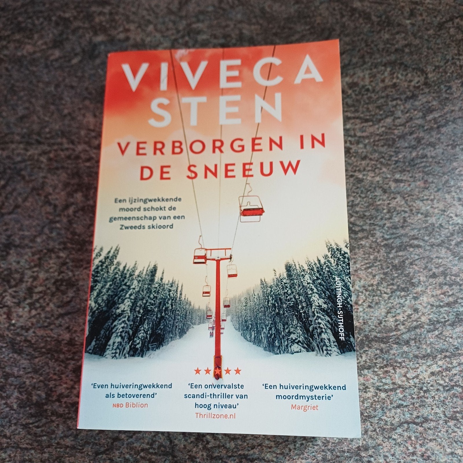 Viveca Sten - Verborgen in de sneeuw, Boeken, Ophalen of Verzenden, Zo goed als nieuw, Viveca Sten