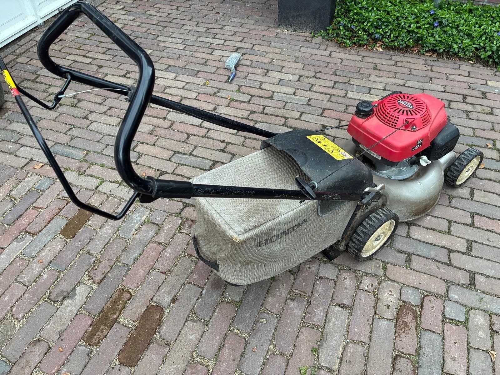Honda GCV 160 Grasmaaier, Ophalen, Gebruikt, Benzine-grasmaaier, Opvangbak